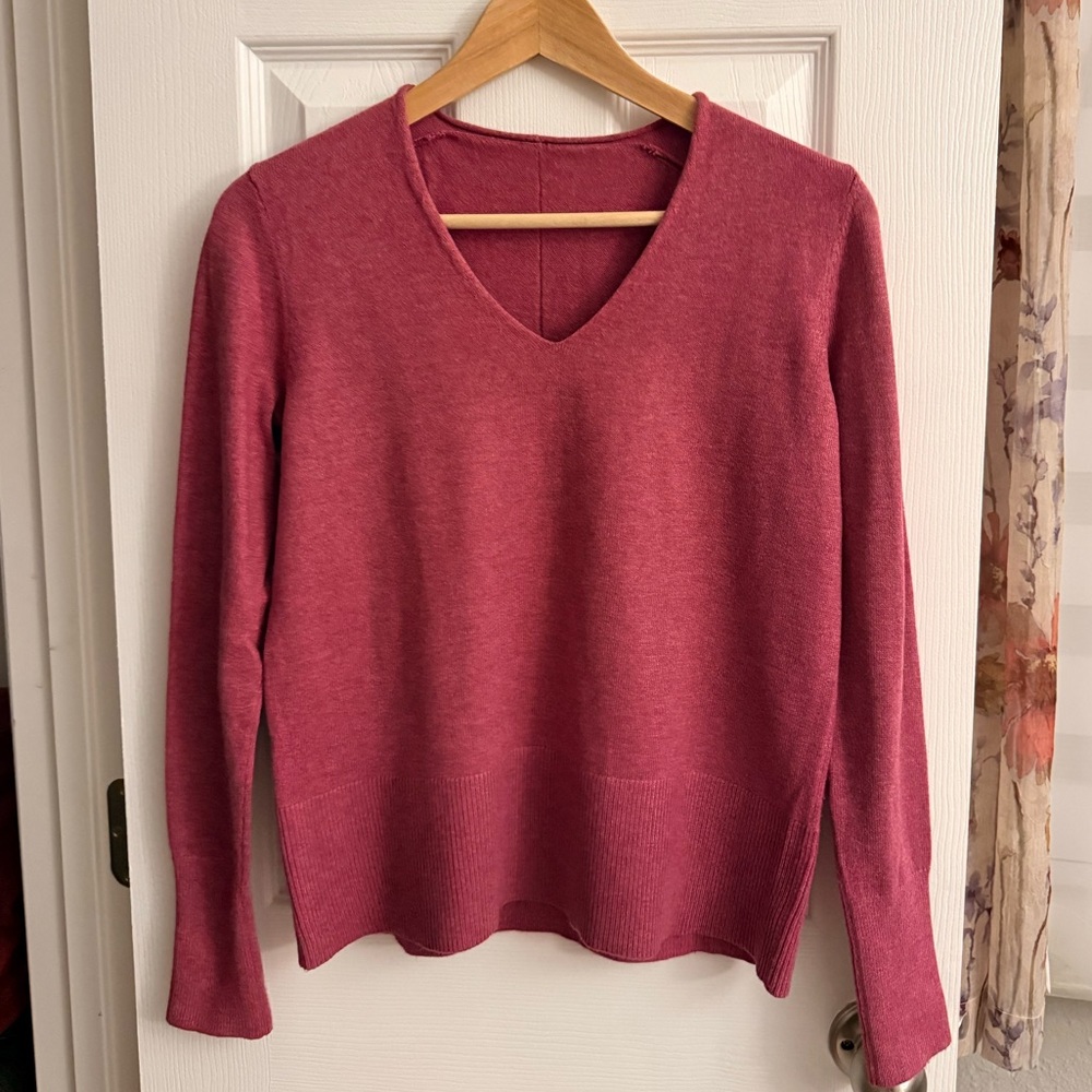 Cozy V-Neck Pink/Muave Sweater